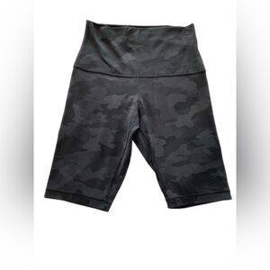 Lululemon Black Camo align shorts size 8  inseam 10”